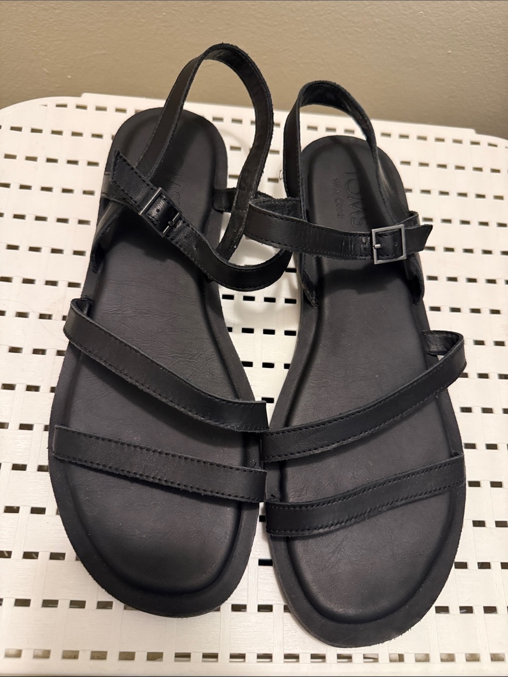 TOMS Women's Kira Black Strappy Ankle Sandals